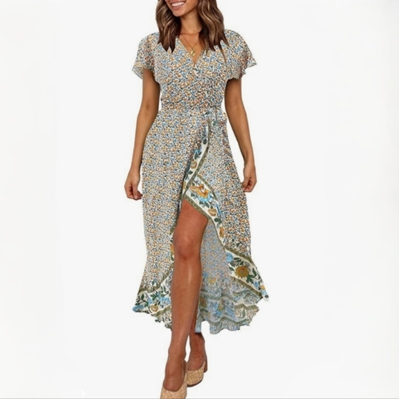 Zesica Dresses & Skirts - ZESICA Summer Boho Floral Printed Wrap V-Neck Beach Party Flowy Size Small